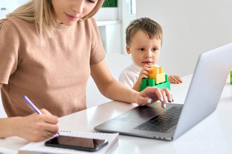 12 Best Side Hustles Moms Can Do From Home